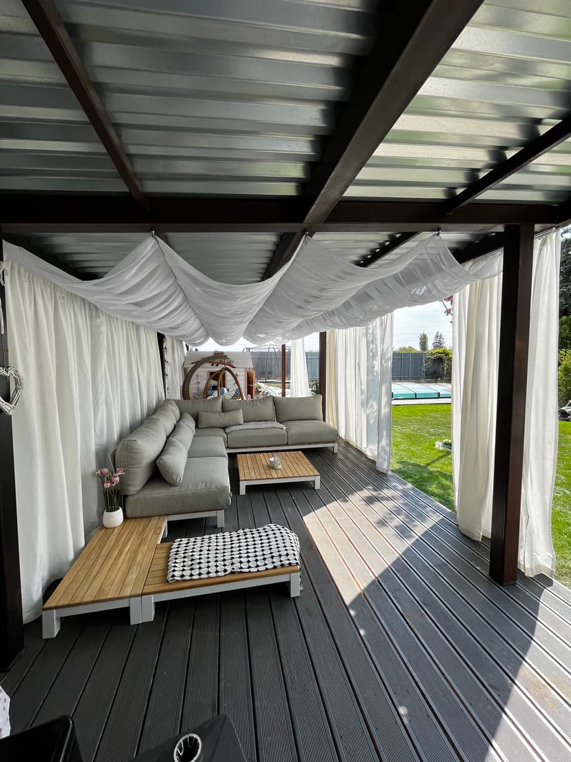 Čalounění a venkovní sezení pro Agátu Hanychovou